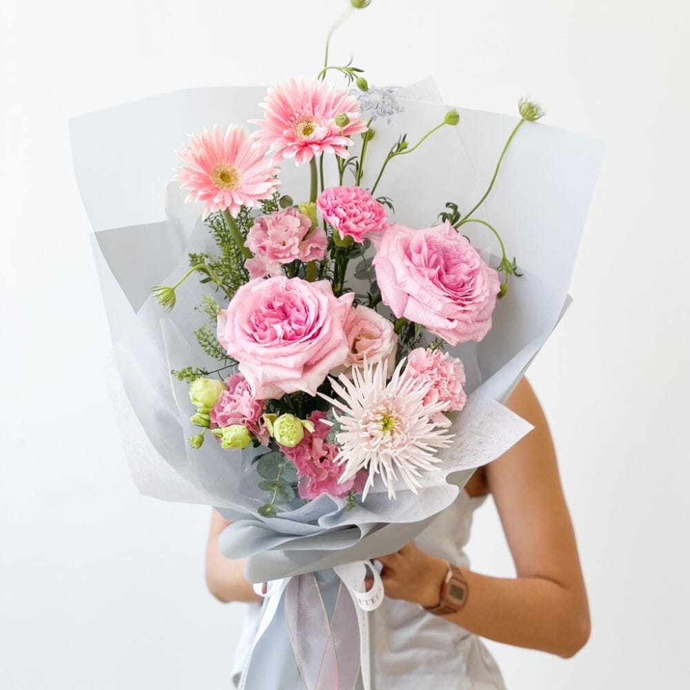 Pink roses bouquet